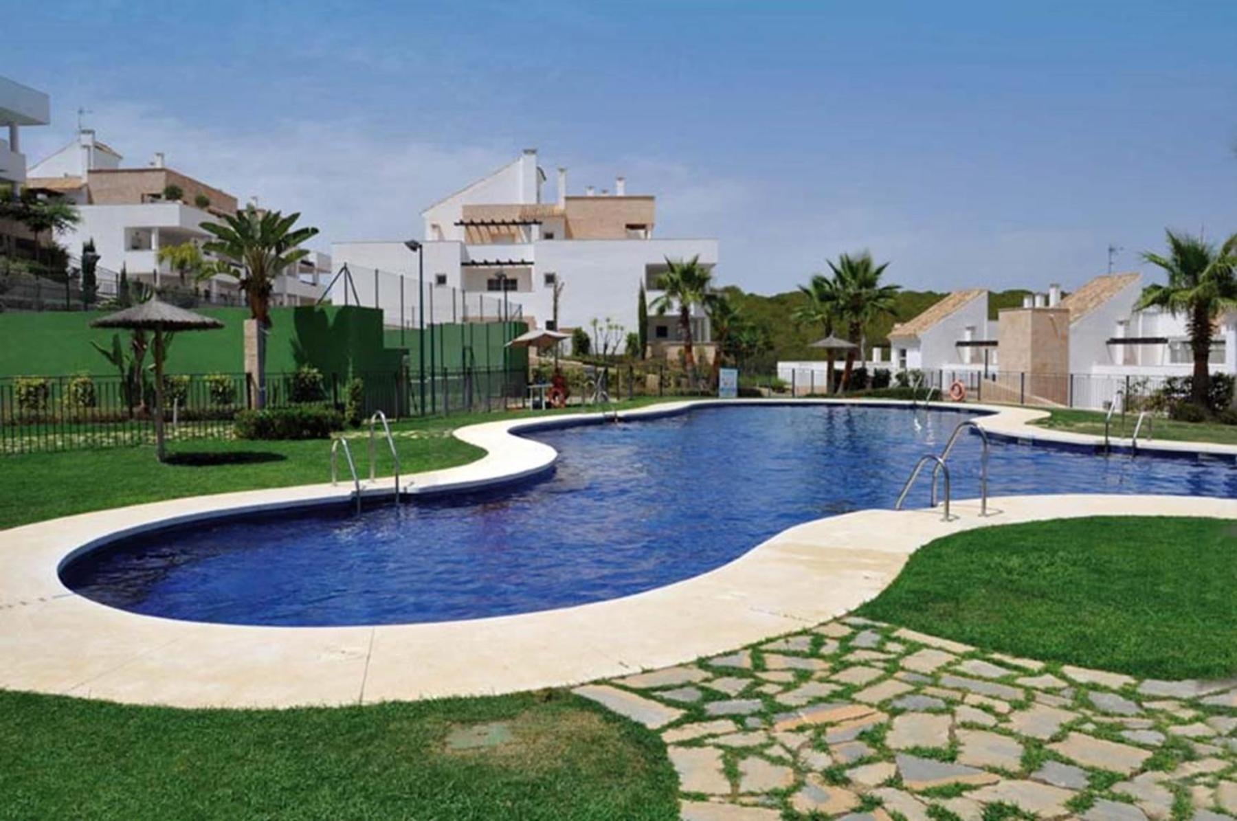 2127-Superb 2 Bedrooms , Lovely Terraces And Pool San Roque  Exterior photo